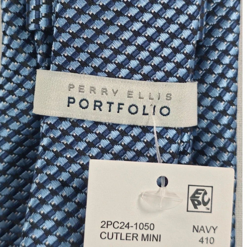 Perry Ellis Mens Portfolio Tie One Size Navy Cutler Mini Dot Pattern Necktie NWT